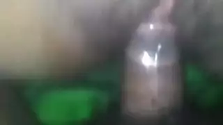 يراقب جارته ويضاجعها