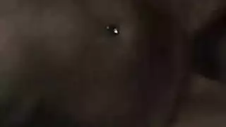 أول فيلم بورن صعب لفتاة جامعية: تئن في كل ثانية