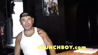 فحص فرج ربة المنزل يتحول إلى جنس شرجي قاسي