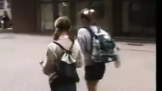 ثعالب فضية مسيطرة في مشاهد جماعية صريحة