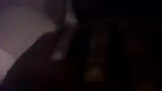 لاعبة اليوغا تنتاك من ابنها بحرارة