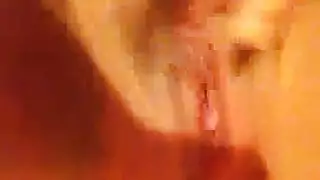 أودري نوير تلعب ببظرها ثم تمارس الجنس بقضيب وحشي