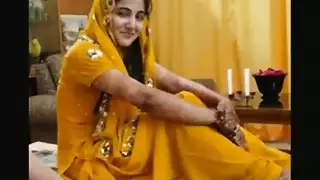 فتاة مسلمة تبكي من هزة الجماع الشديدة أثناء ممارسة الجنس الصريح