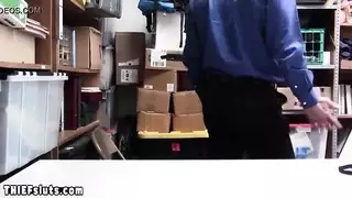 مراهقة محجبة تحصل على جنس جماعي قاسٍ كعقاب لها