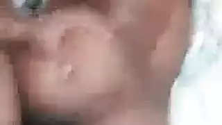 ممرضة ممتلئة الجسم تحصل على قذف خاص في المكتب