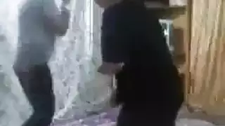 أول جماع مزدوج لمراهقة عراقية على كاميرا مباشرة