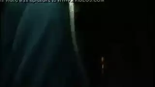 يدخل اوضه نومها ويحك زبره في طيزها