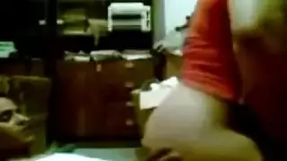 شريط جنس صريح لعاهرة عربية ناضجة وعشيقها الشاب قاسي ومثير