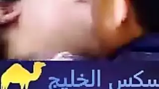 اربع رجالة و عيل صغير ينيكوا فلاحة شرموطة في الغيط سكس جماعي مصري