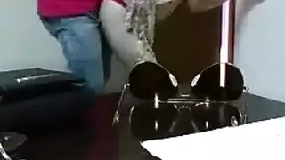مضاجعه جامحه: رجل يحفر كس زوجته اللبوه بقضيب ثخين