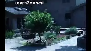 ساره جاي تغريه بملابسها مترجم